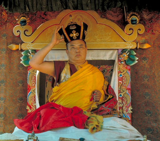 Première cérémonie de la Coiffe Noire à Dhagpo Kagyu Ling