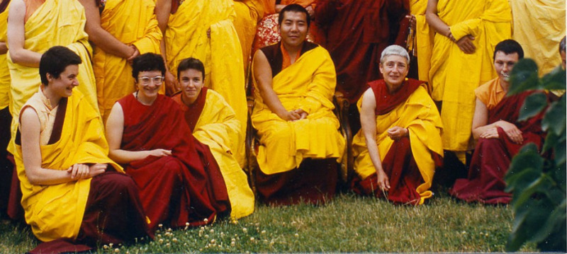 The first retreatants gather at Dhagpo Kagyu Ling, around the 3rd Jamgon Kongrul Rinpoche, his entourage and Gendun Rinpoche, Jigme Rinpoche and Lama Purtse, on June 13, 1987.