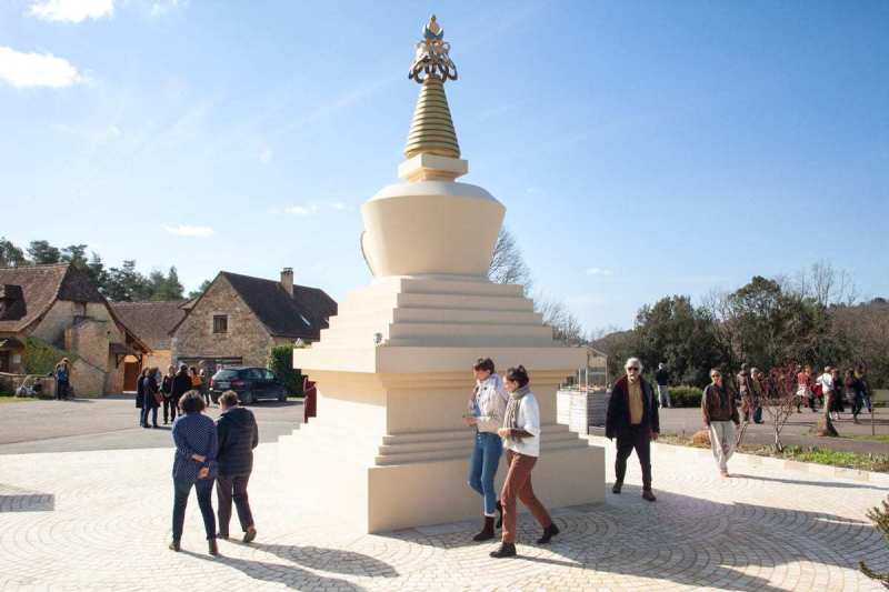 Retour en images sur la dernière retraite d’étude et méditation guidée par lama Jigmé Rinpoché, à Dhagpo Kagyu Ling