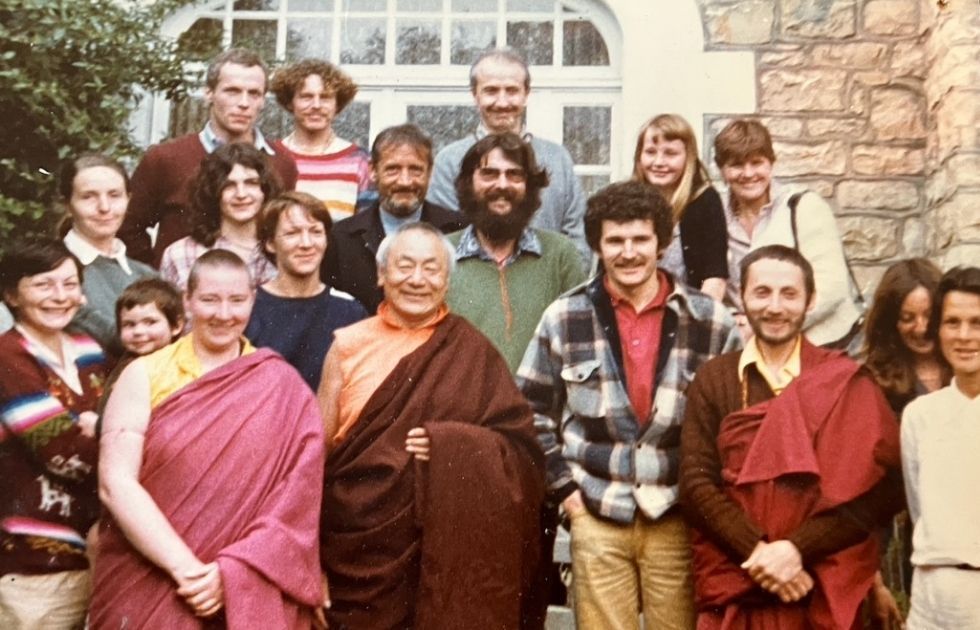 Février 1996 : Création de Dhagpo Dedröl Ling, centre pour pratiquants séculiers Février 1996 : Création de Dhagpo Dedröl Ling, centre pour pratiquants séculiers