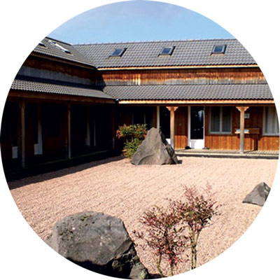 Retreat centers for deepening meditation practice Retreat centers for deepening meditation practice