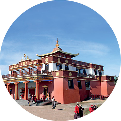 A monastery for fustaining a living tradition A Monastery<br />
For Sustaining a Living Tradition
