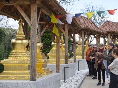Sur les pas de Boudha Sur les pas de Boudha