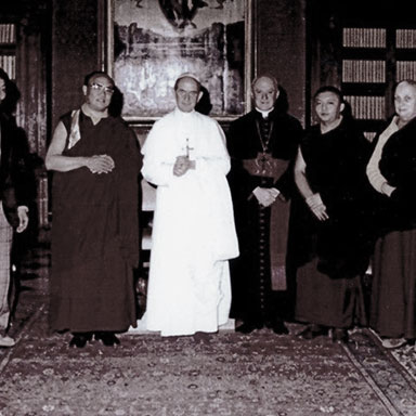 17 janvier 1975 : le 16e Karmapa rencontre le Pape Paul VI au Vatican