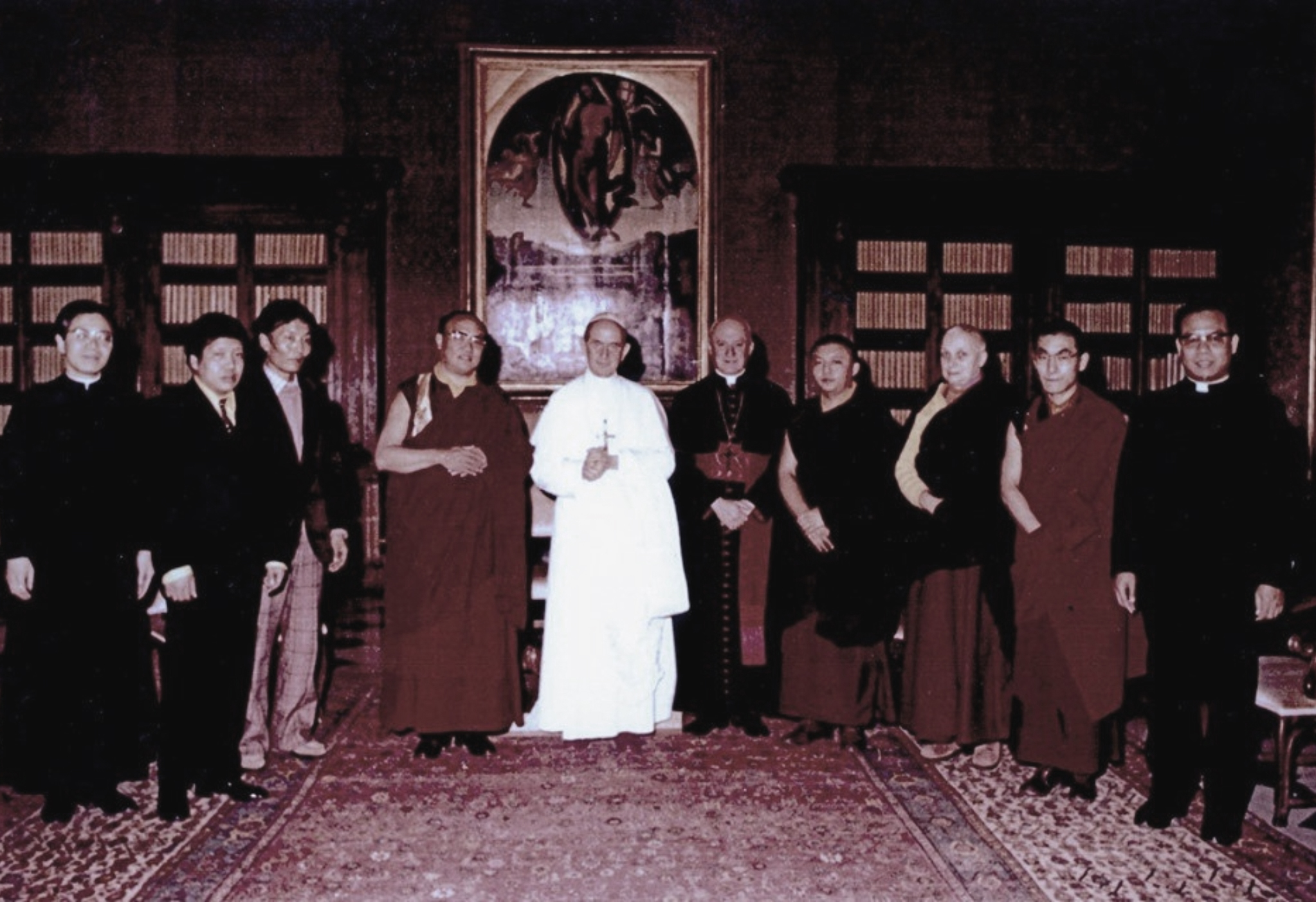 17 janvier 1975 : le XVIe Karmapa rencontre le Pape Paul VI au Vatican 17 janvier 1975 : le XVIe Karmapa rencontre le Pape Paul VI au Vatican