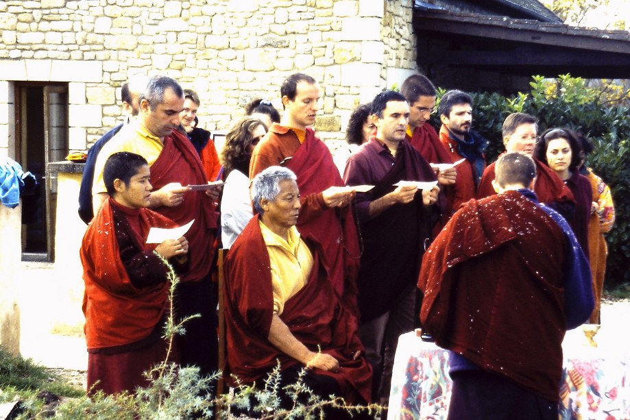 Février 1996 : Création de Dhagpo Dedröl Ling, centre pour pratiquants séculiers Février 1996 : Création de Dhagpo Dedröl Ling, centre pour pratiquants séculiers