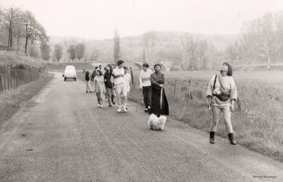 Février 1996 : Création de Dhagpo Dedröl Ling, centre pour pratiquants séculiers Premier stage ado