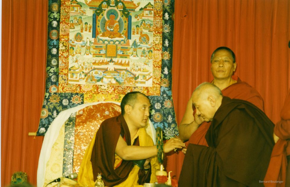 Février 1996 : Création de Dhagpo Dedröl Ling, centre pour pratiquants séculiers Dawé Özer